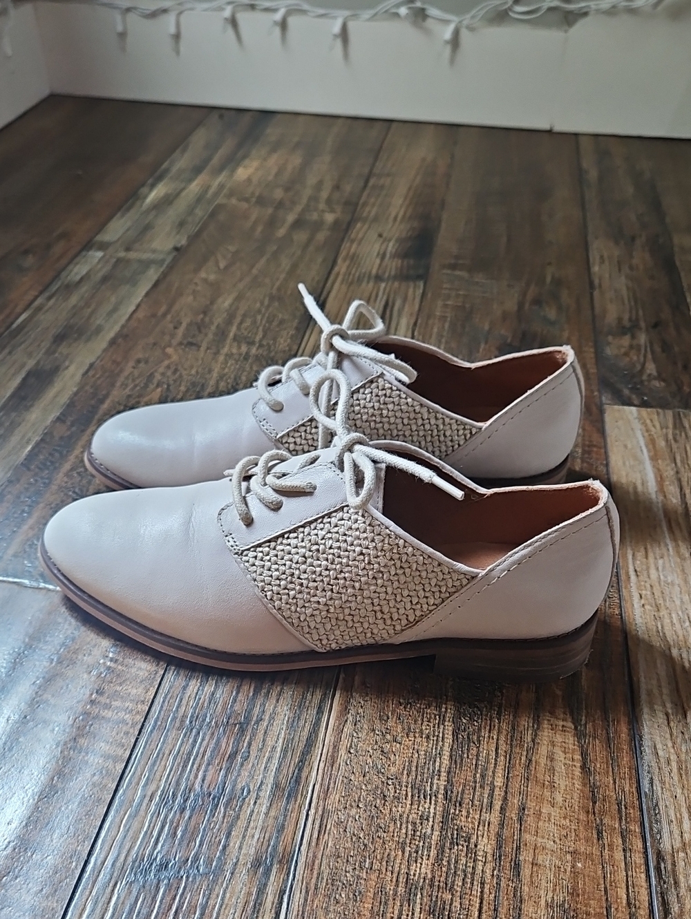 Lucky Brand Ivory‎ Leather Women’s Casual Lace-Up Oxford Shoes